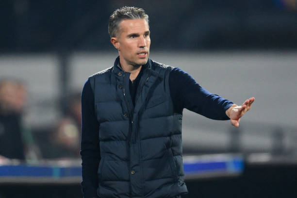 Cú sốc ập đến Van Persie trước trận gặp Inter