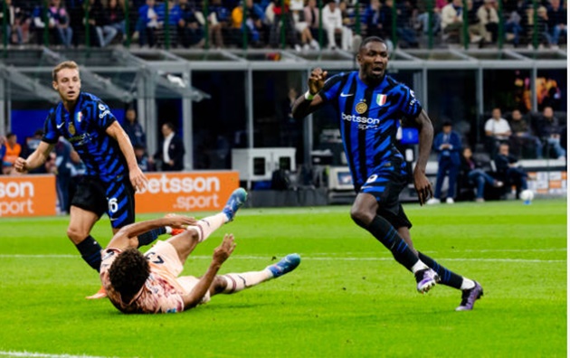 Inter Milan 3-2 Torino: Ngả mũ với Thuram; Đá tảng toàn năng