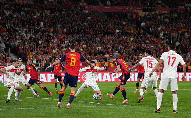 Tây Ban Nha vừa nhận được bài học về sự chủ quan