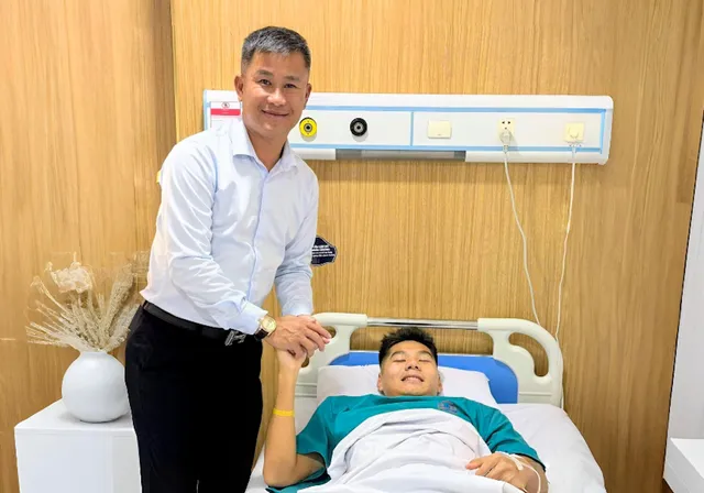 Ca phẫu thuật của Hiểu Minh thành công tốt đẹp