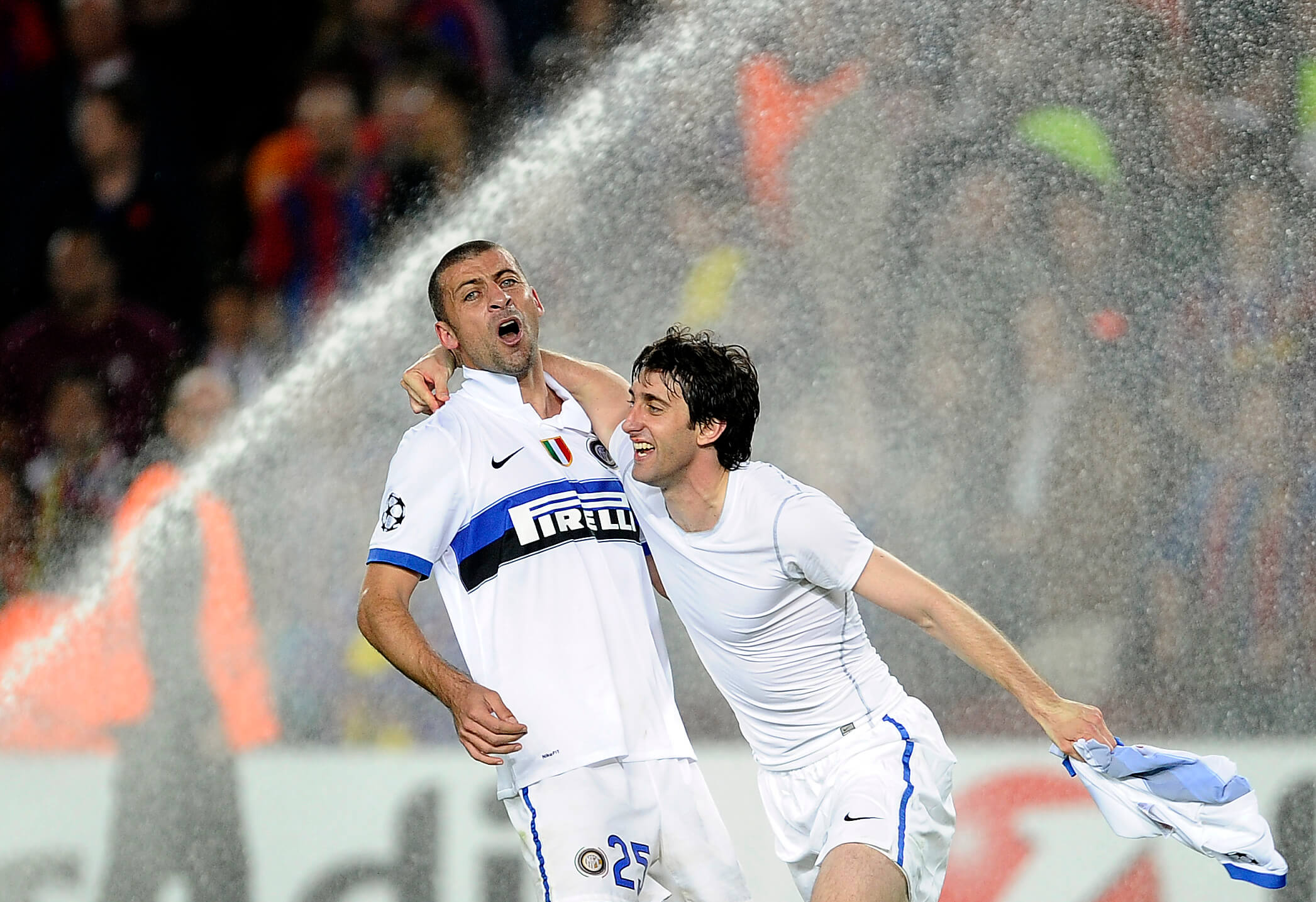 Mourinho và chiếc xe bus vĩ đại nhất lịch sử Camp Nou